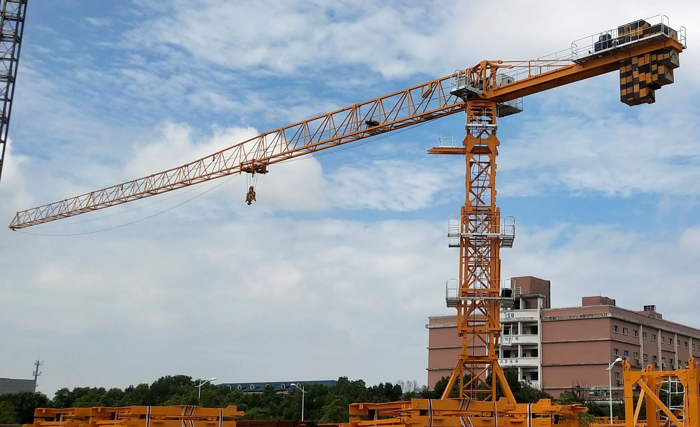 匠心智造，，，，，字斟句酌！云顶国际yd888江麓“精品工程”P6015B1-8塔机下线