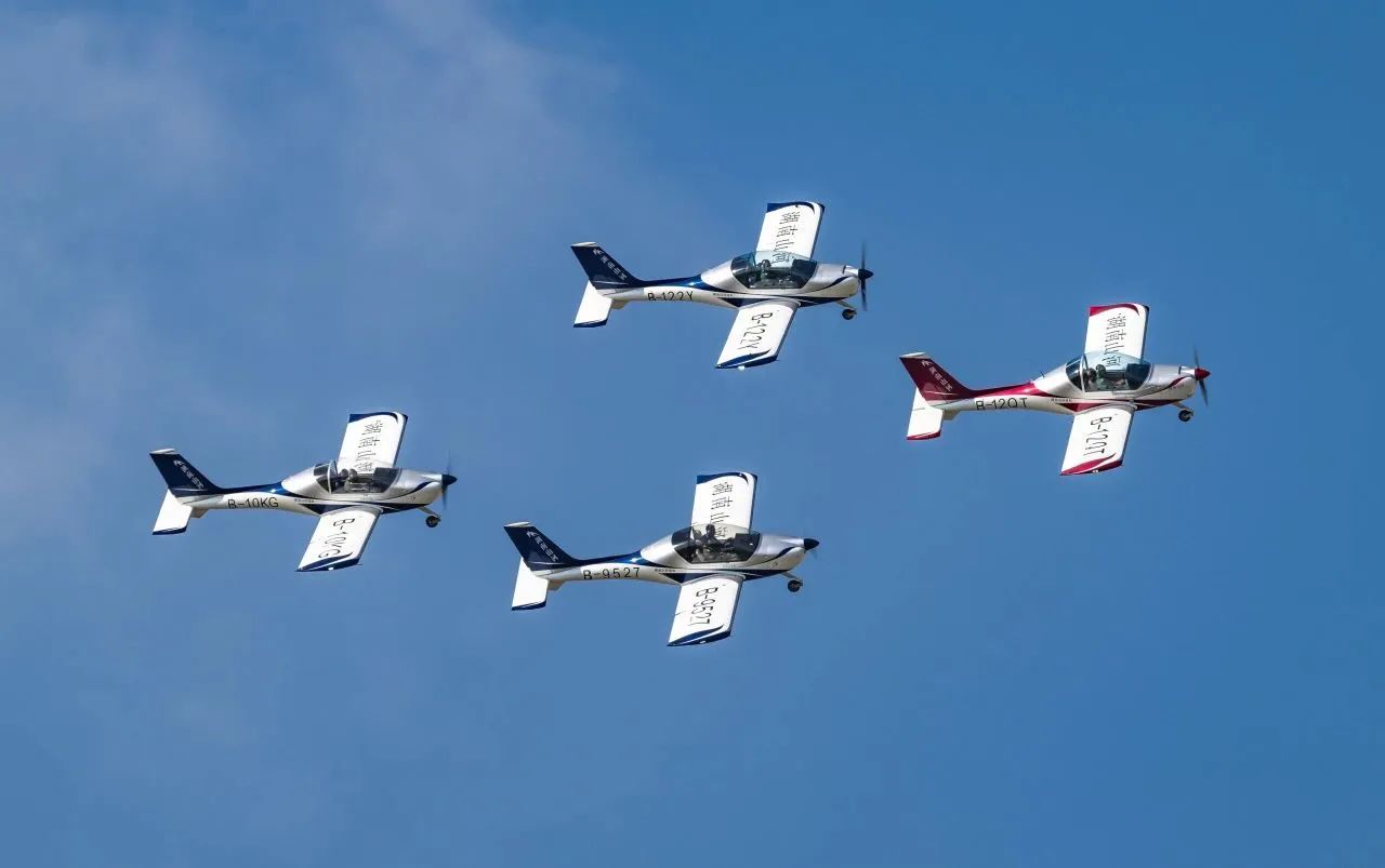 央媒聚焦！一起见证首届亚洲通用航空展上的云顶国际yd888风范