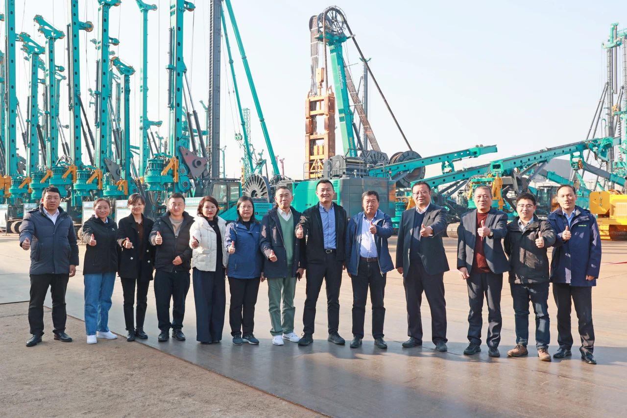 云顶国际yd888智能主导的行业标准《修建施工机械与装备 液压式压桩机》通过专家审查