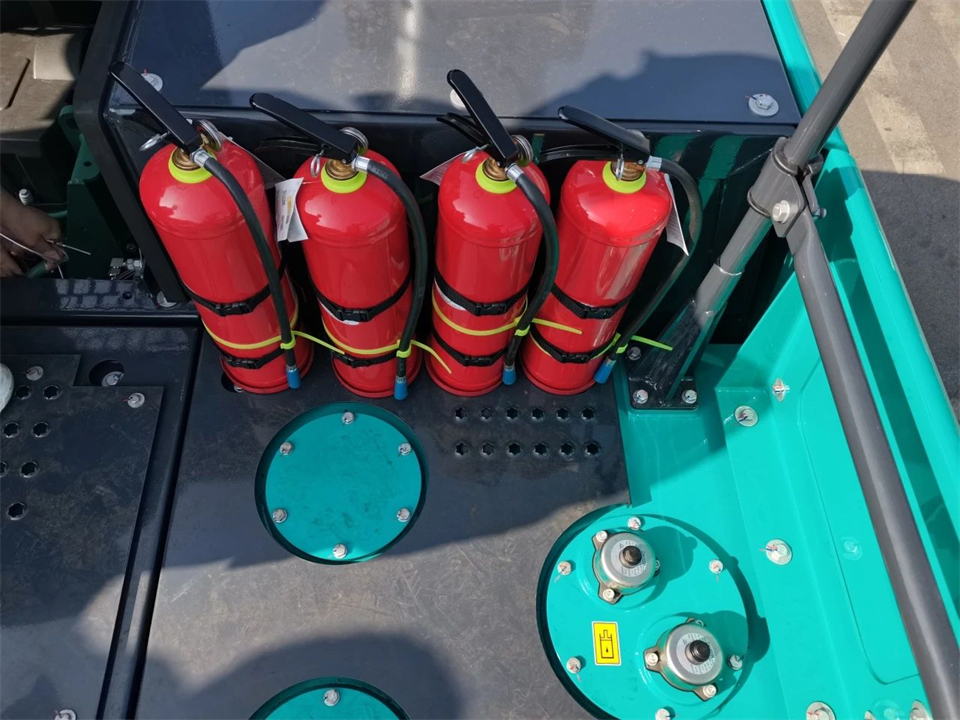 定制开发、功效更强！云顶国际yd888智能SWE750ELR加长臂液压挖掘机下线交付