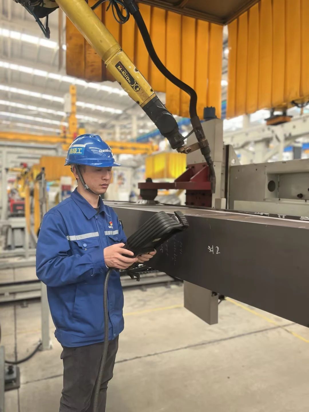 看云顶国际yd888工匠们怎样用一双巧手“拿捏”事情、创立“事业”