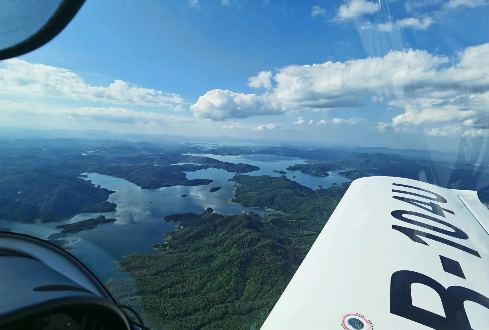 二十载磨砺，，，，，，“阿若拉”飞机累计航行时间突破11万小时！
