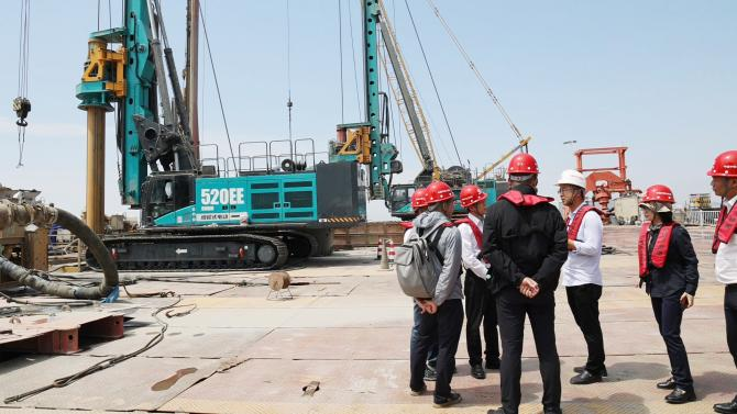 先导式立异，，，再推电动新品！云顶国际yd888智能SWDM520EE增程式旋挖钻机推介会乐成举行