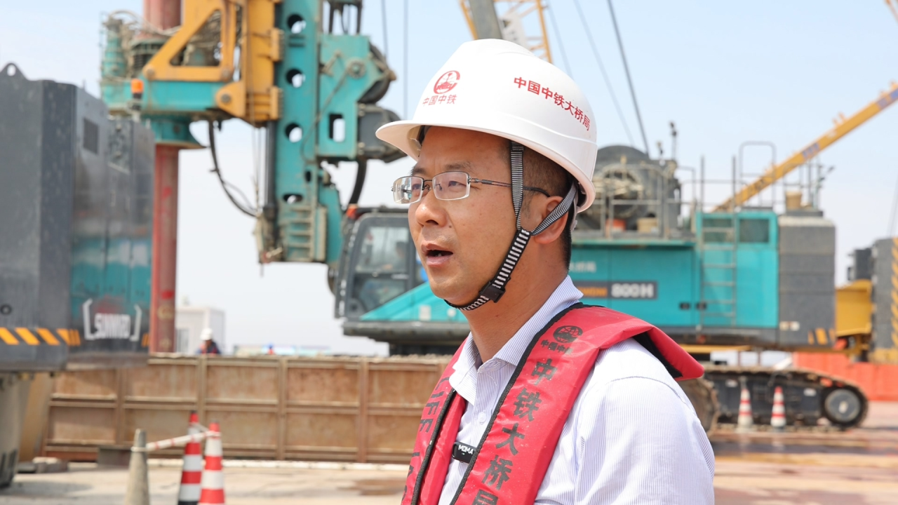 先导式立异，，，再推电动新品！云顶国际yd888智能SWDM520EE增程式旋挖钻机推介会乐成举行