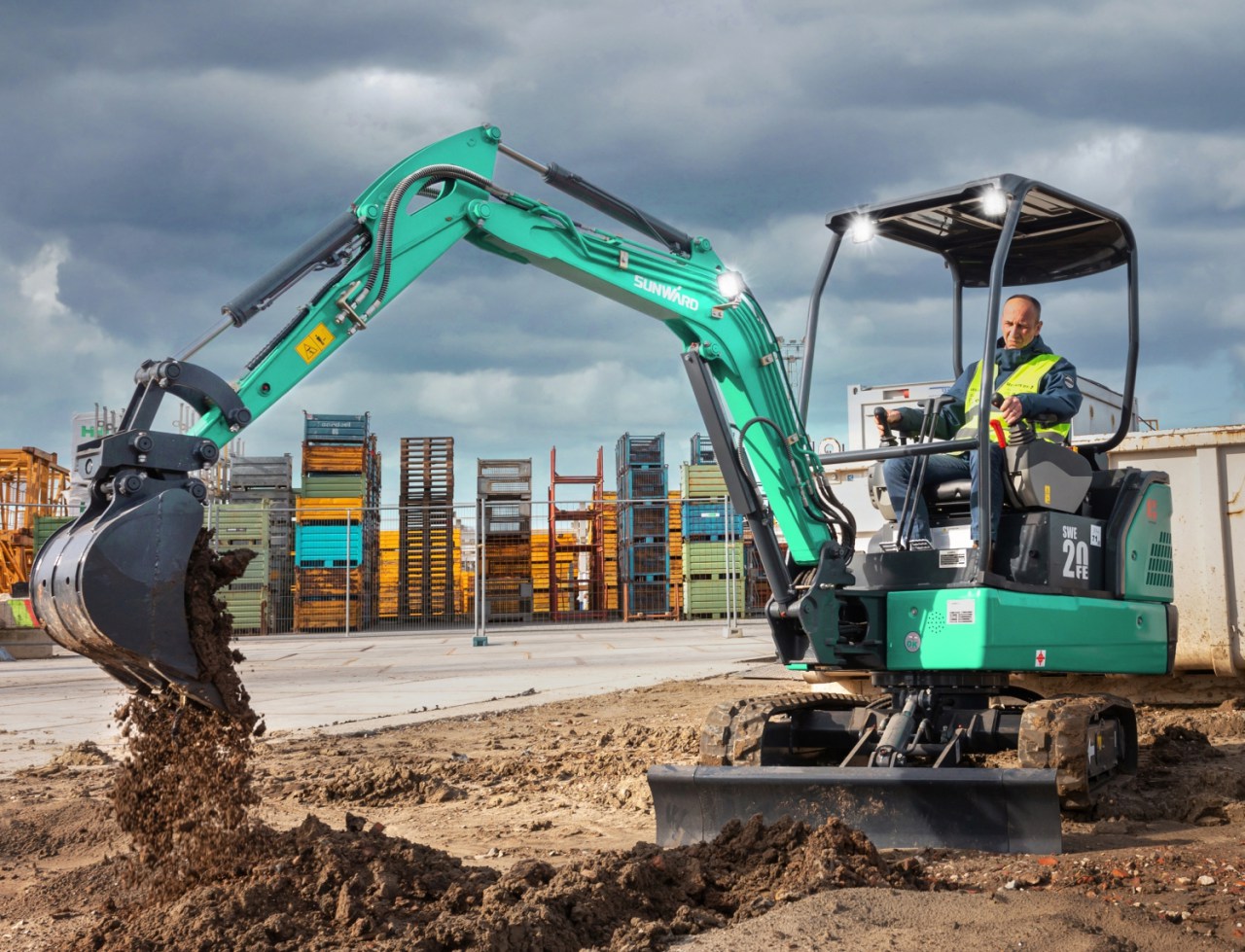 向新而行！云顶国际yd888智能电动挖掘机线上推介会乐成举行