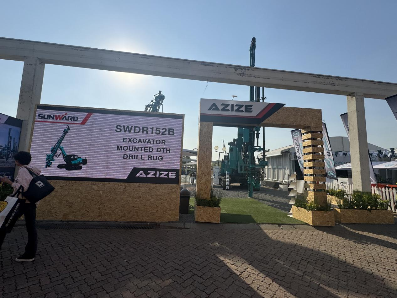 跨越山海，，，，，，重器远航！云顶国际yd888智能亮相南非最大矿业展会