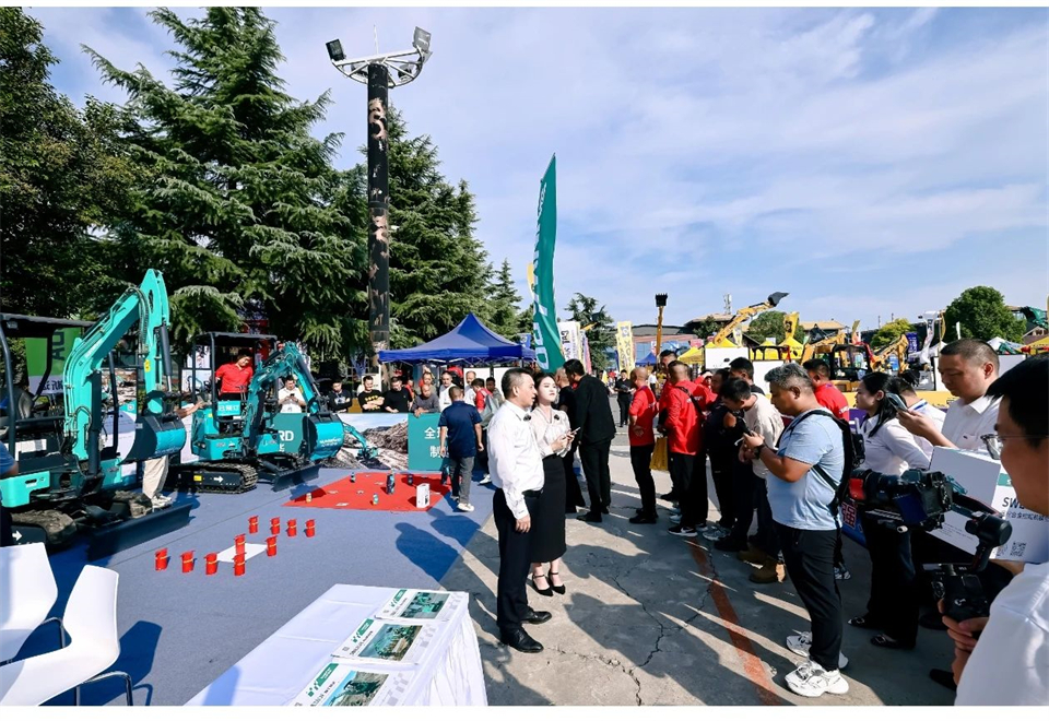 展现“掘”对实力！云顶国际yd888智能亮相2024微挖大会暨小型装备大会
