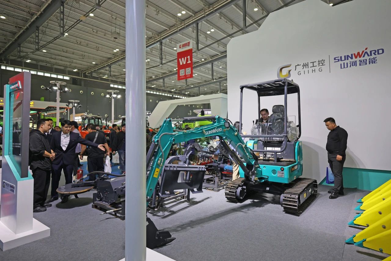 聚焦智能化、无人化！云顶国际yd888智能携多款产品亮相2024中国国际农业机械展