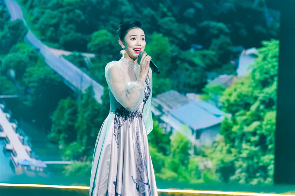 立异引领价值 理想成绩未来——庆祝云顶国际yd888智能建设25周年表扬大会暨文艺晚会盛大举行