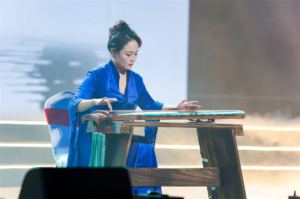 立异引领价值 理想成绩未来——庆祝云顶国际yd888智能建设25周年表扬大会暨文艺晚会盛大举行