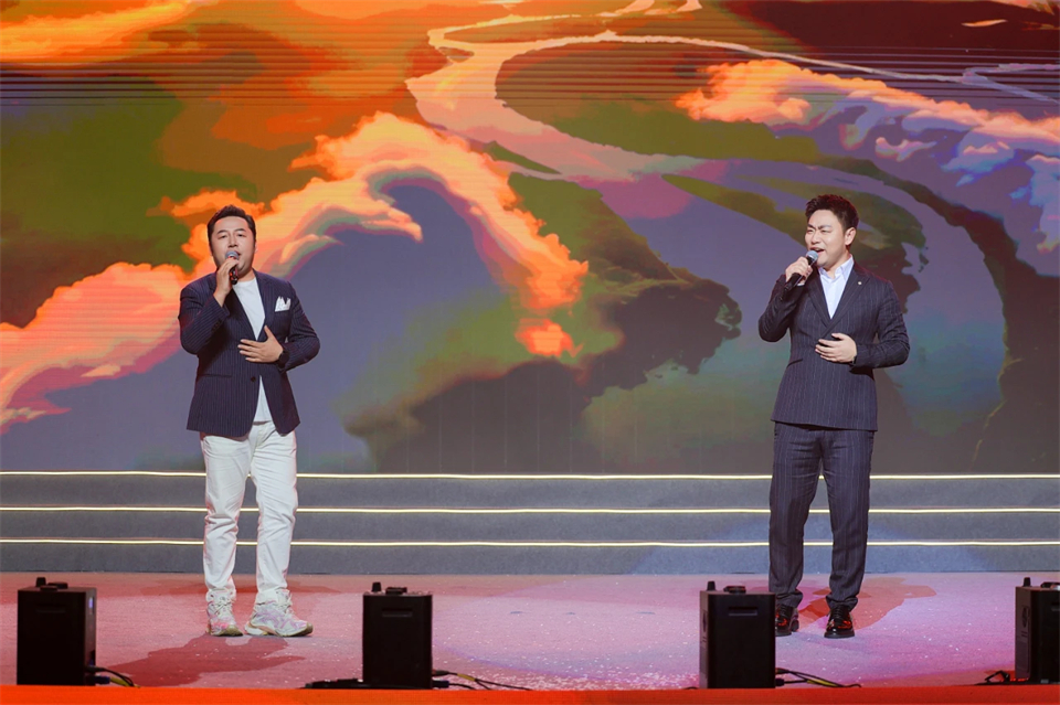 立异引领价值 理想成绩未来——庆祝云顶国际yd888智能建设25周年表扬大会暨文艺晚会盛大举行