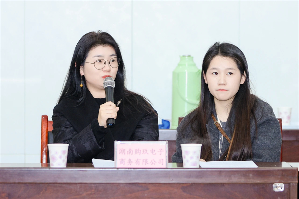 长龙街道、云顶国际yd888智能召开首届年货盛惠暨送春联文化惠民活动事情聚会