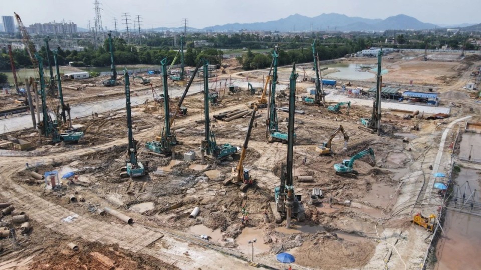 近20台“云顶国际yd888绿”装备实力集结，，，，，助力广佛西环工程建设跑出“加速率”