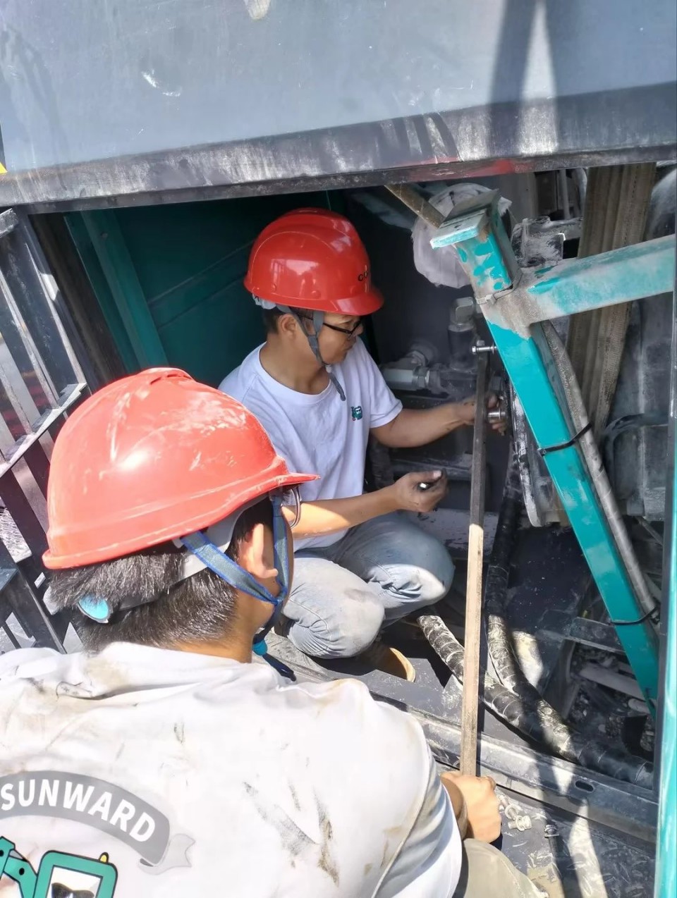 跨越云顶国际yd888万里 智启效劳新程——云顶国际yd888矿岩“效劳万里行”活动走进海螺水泥