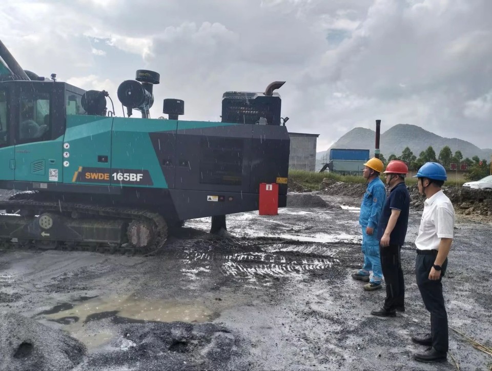 跨越云顶国际yd888万里 智启效劳新程——云顶国际yd888矿岩“效劳万里行”活动走进海螺水泥