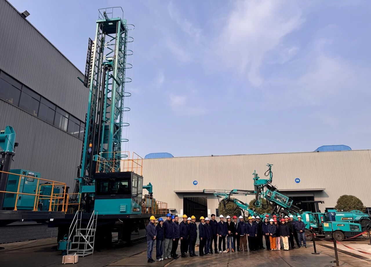 云顶国际yd888智能最大牙轮钻机进军南美高端矿山市。。。。。，，彰显中国制造硬实力