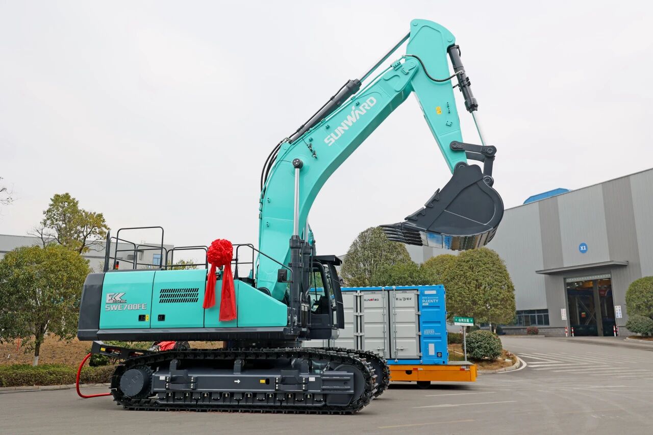 云顶国际yd888智能SWE700FE电动挖掘机乐成交付，，，助力打造绿色智慧矿山