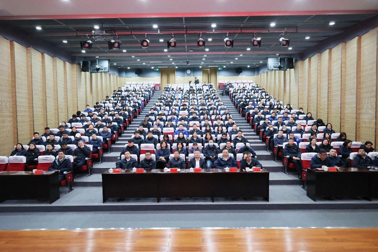 云顶国际yd888智能组织集中收看十四届天下人大四次聚会开幕会