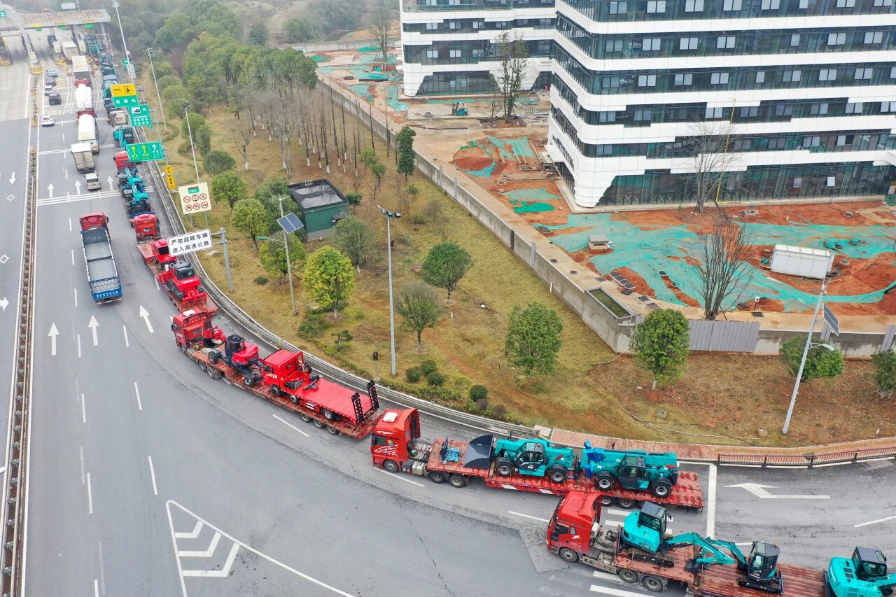 云顶国际yd888智能举行2026年正月系列发货仪式，，，过亿元装备奔赴全球